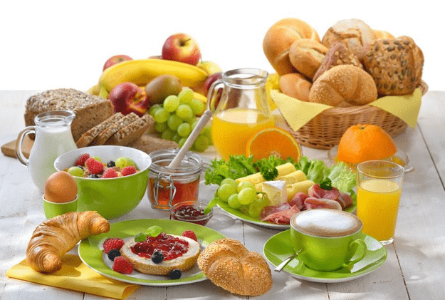 Ăn sáng thịnh soạn và đầy đủ dinh dưỡng