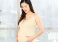 Tại sao bà bầu không nên ngồi trước cửa