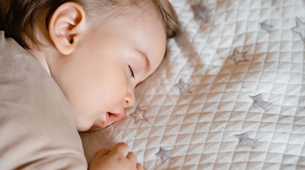 Giải đáp có nên cho trẻ sơ sinh ngủ nằm sấp không